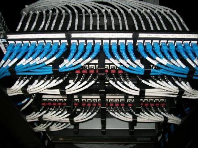 Beylikdüzü 7/24 Acil Elektrik Arıza Servisi - Bina Dış Cephe Aydınlatma ve Tabela Montajı-data-network-kabinet montajı